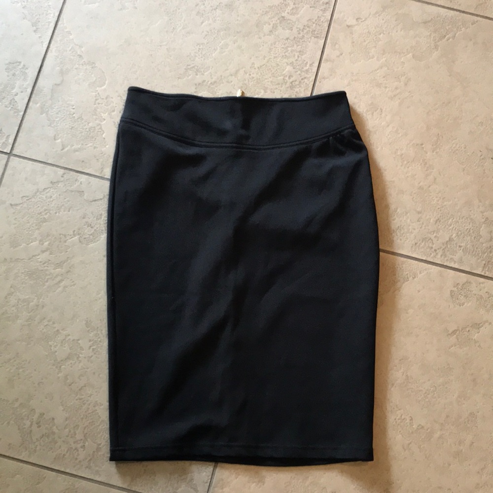Black pencil skirt